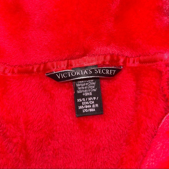 Victoria’s Secret Cozy Robe - Picture 6 of 6